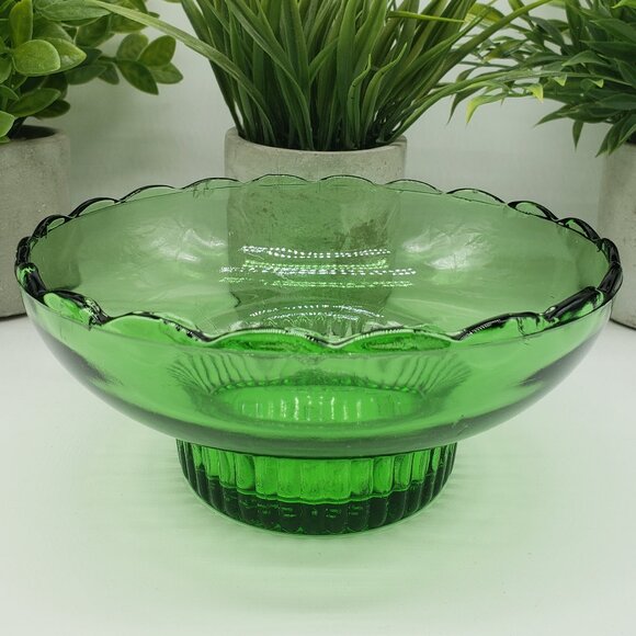E.O. Brody M2000 Vintage Green Scalloped Pedestal Bowl or Candy Dish - Picture 1 of 11